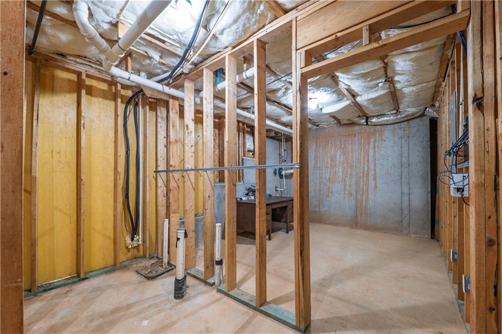 1280 Hidden Creek Point