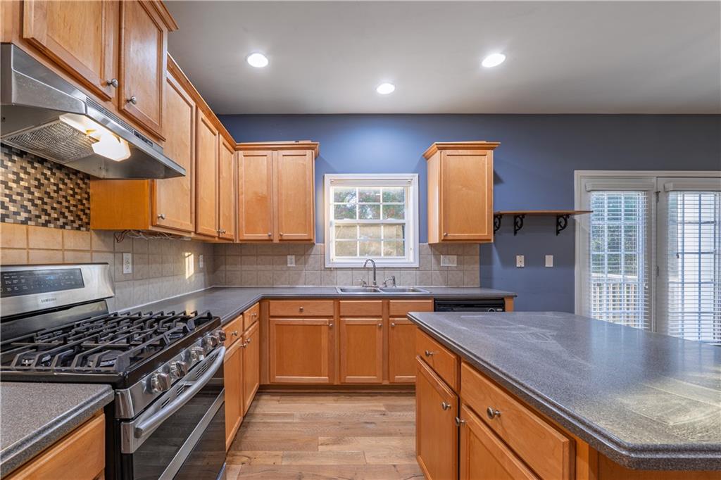 1280 Hidden Creek Point