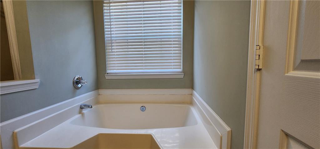 3825 Jackson Shoals Court