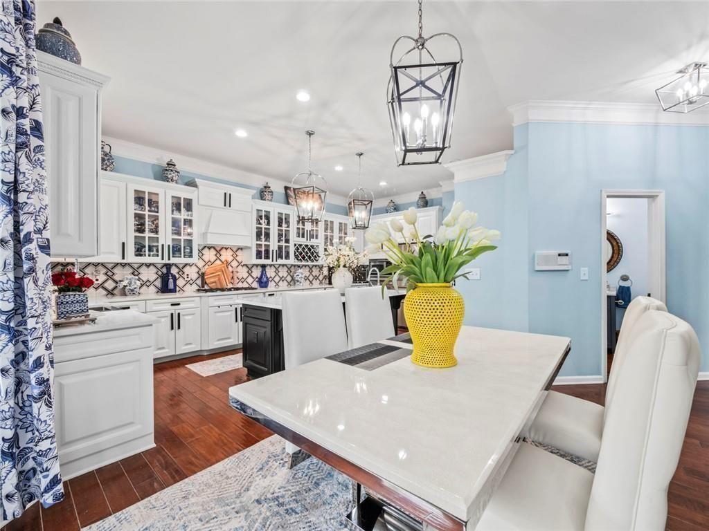 7060 Summit Ridge Chase