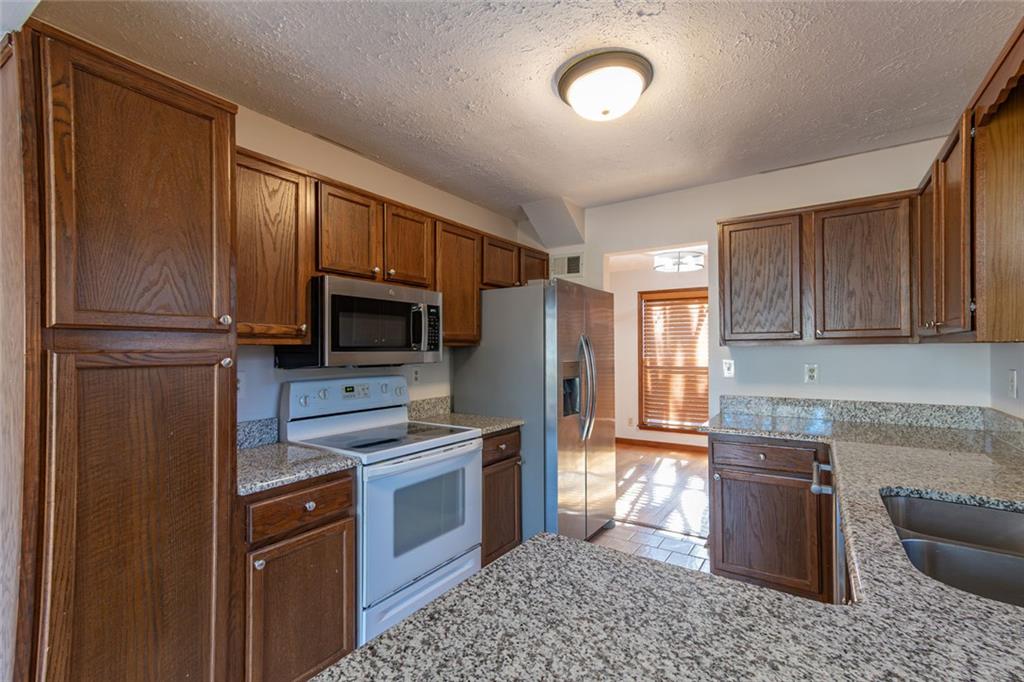 330 Broken Lance Place