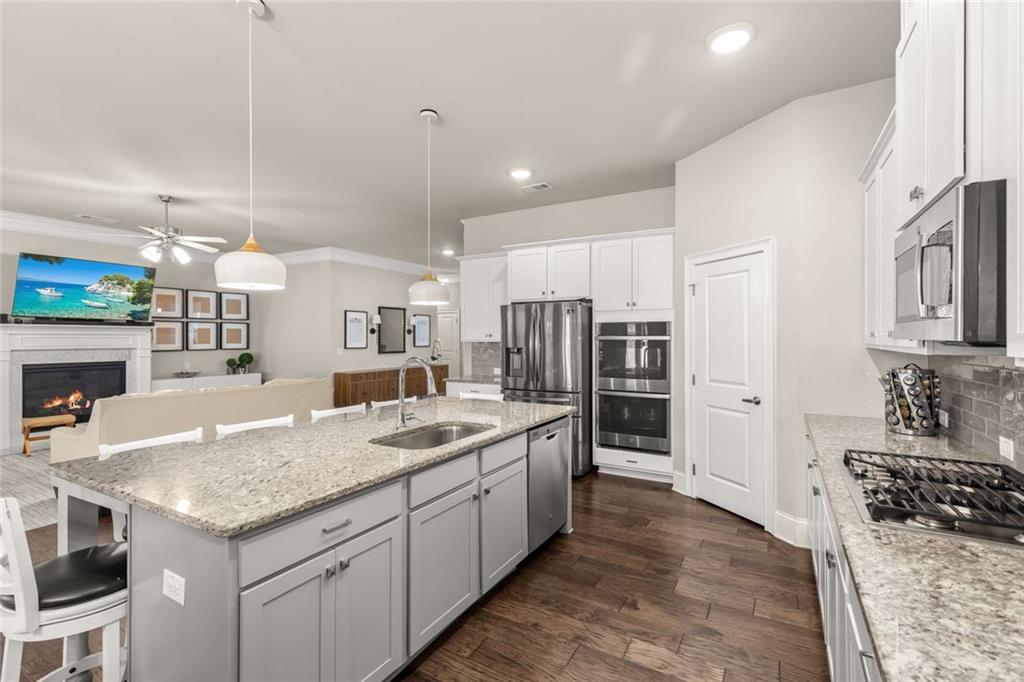 3925 Sierra Knolls Court