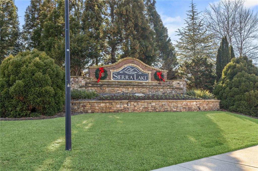 3925 Sierra Knolls Court