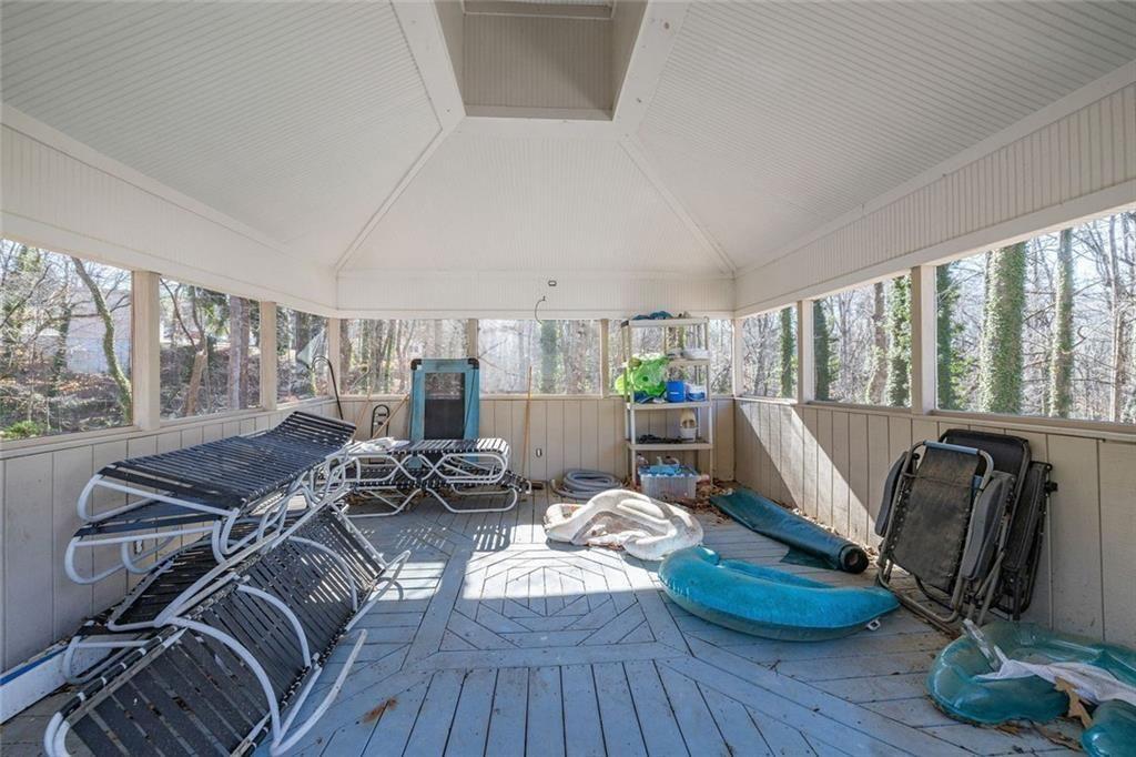 295 Oakland Drive