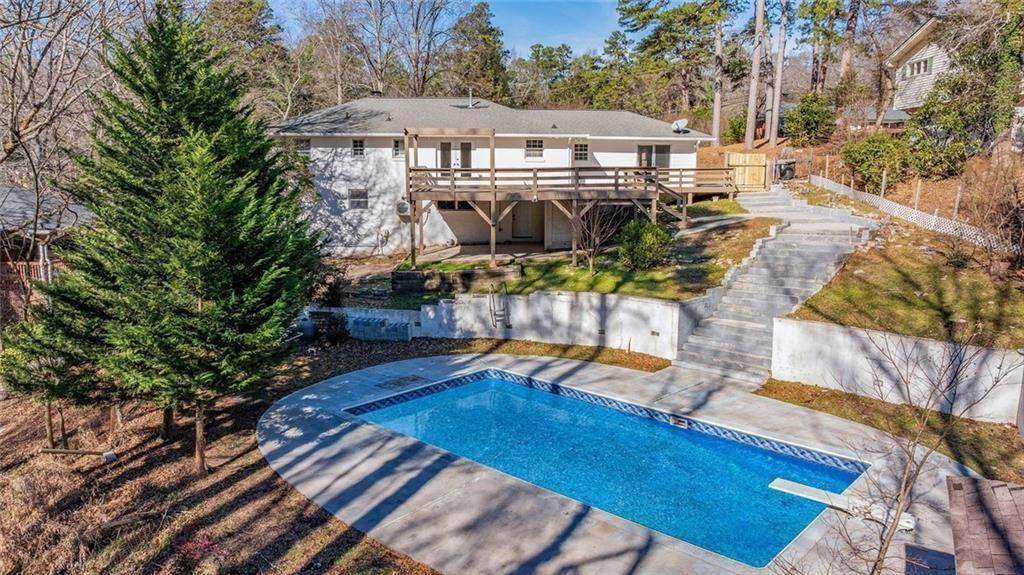295 Oakland Drive