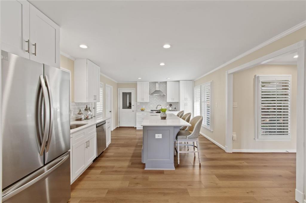 3526 Edgewood Circle