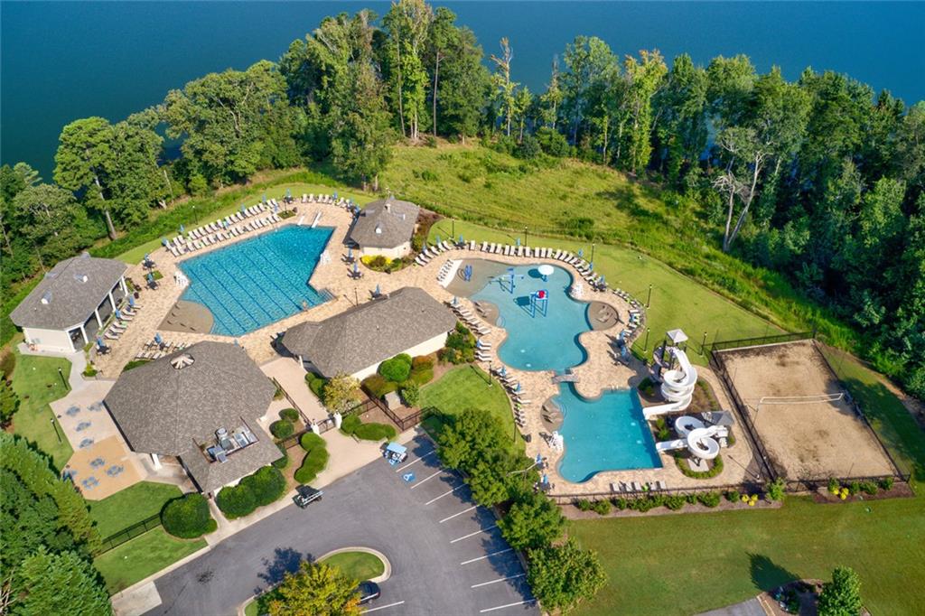 3526 Edgewood Circle