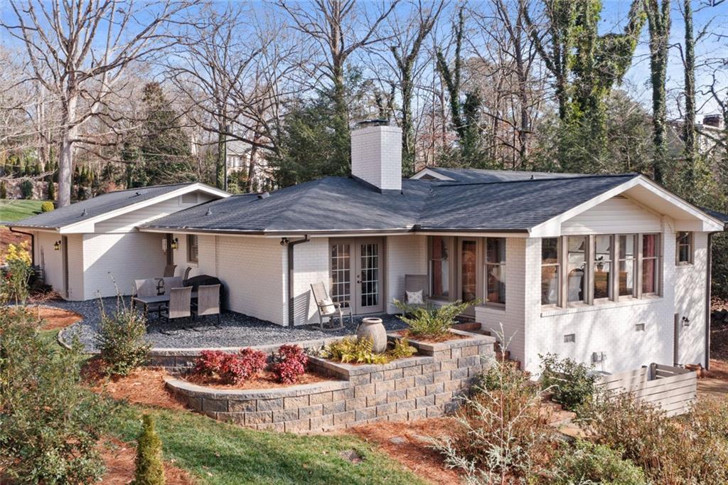 3526 Edgewood Circle