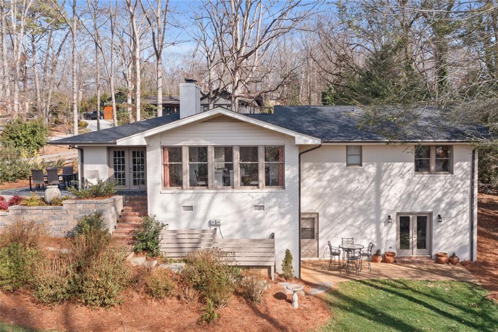 3526 Edgewood Circle