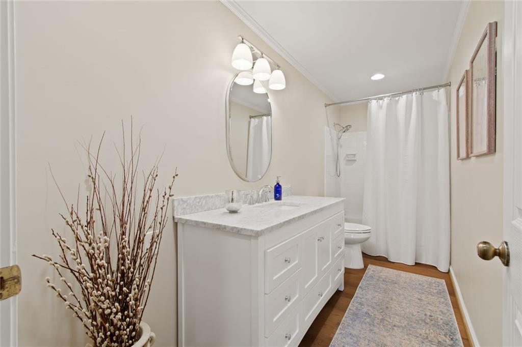 3526 Edgewood Circle