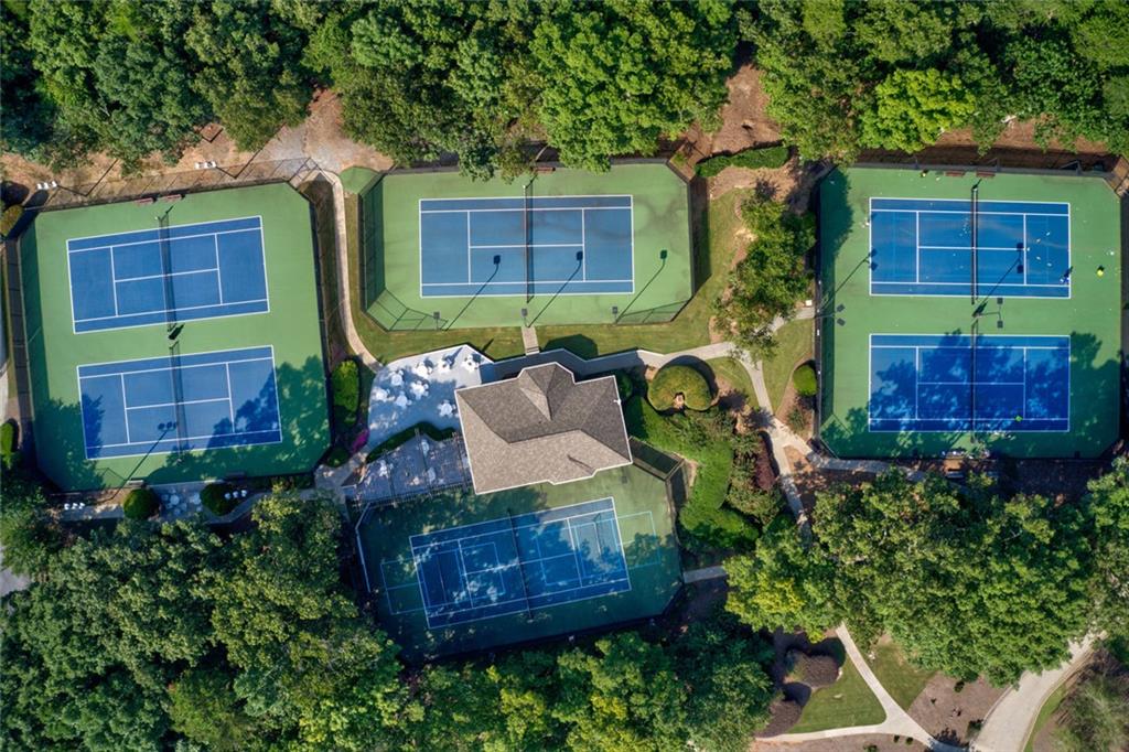 3526 Edgewood Circle