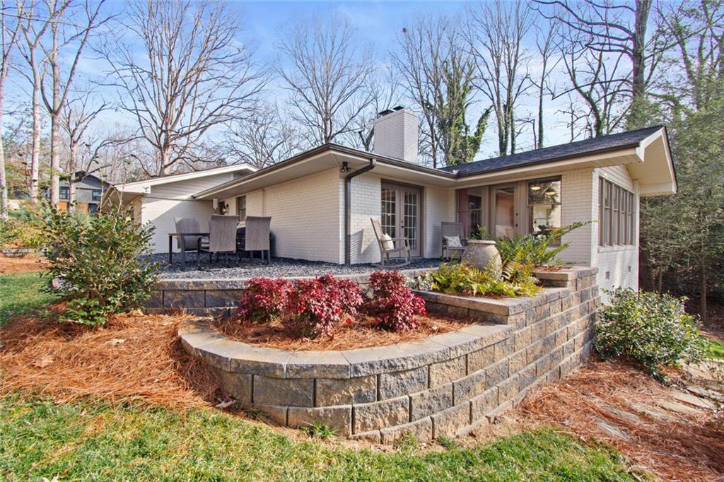 3526 Edgewood Circle