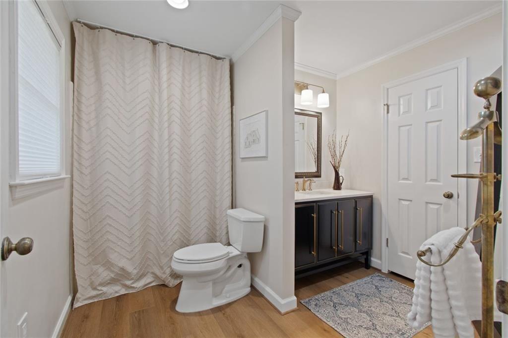 3526 Edgewood Circle