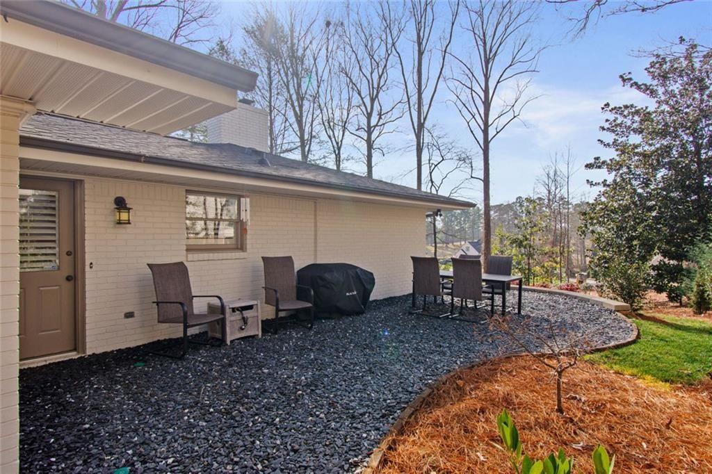 3526 Edgewood Circle