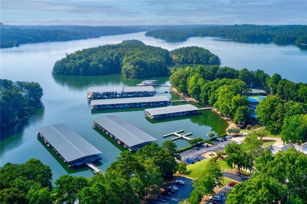 3526 Edgewood Circle