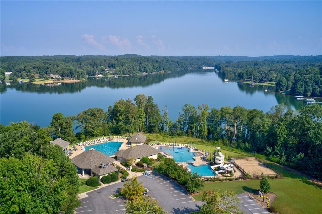 3526 Edgewood Circle