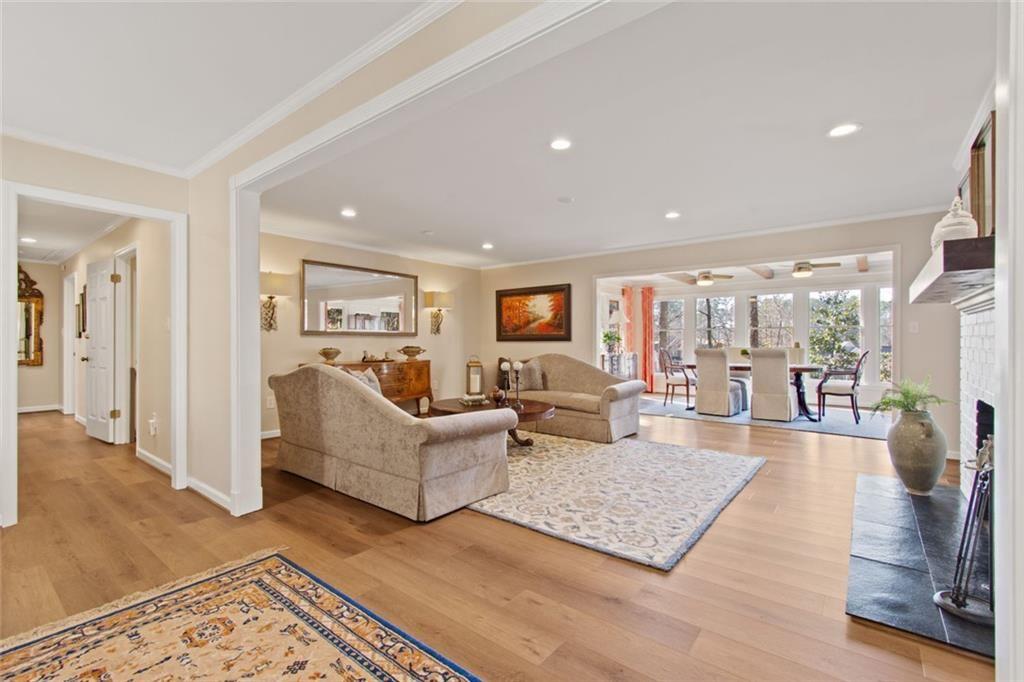 3526 Edgewood Circle