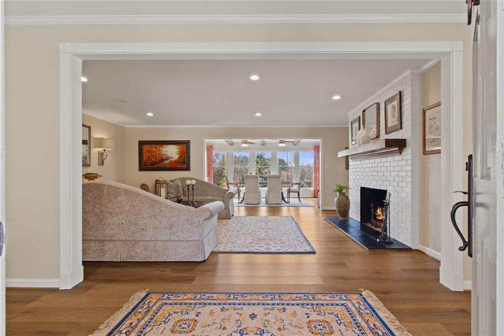 3526 Edgewood Circle