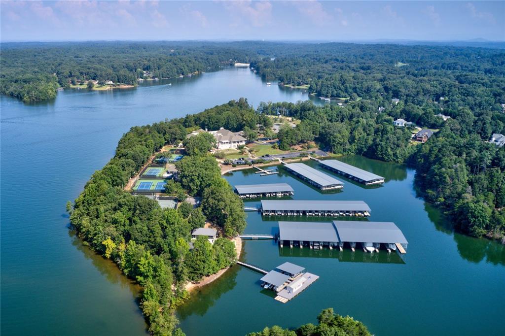 3526 Edgewood Circle