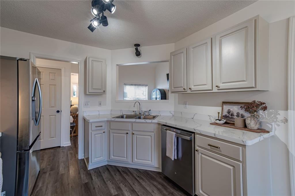 6415 Phillips Creek Drive