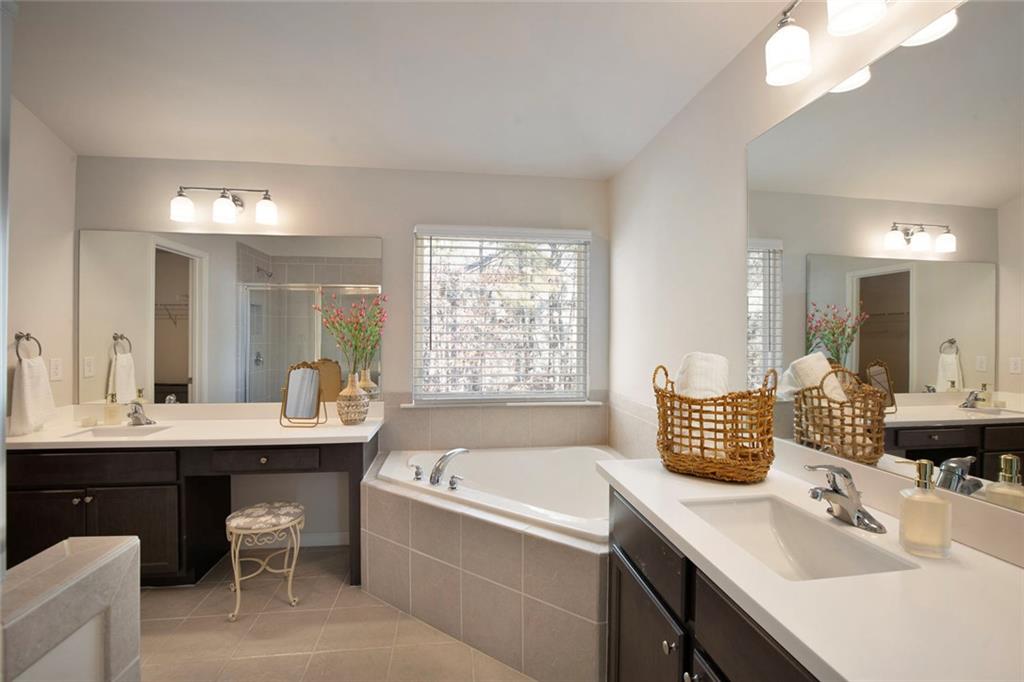 6215 Vista Crossing Way