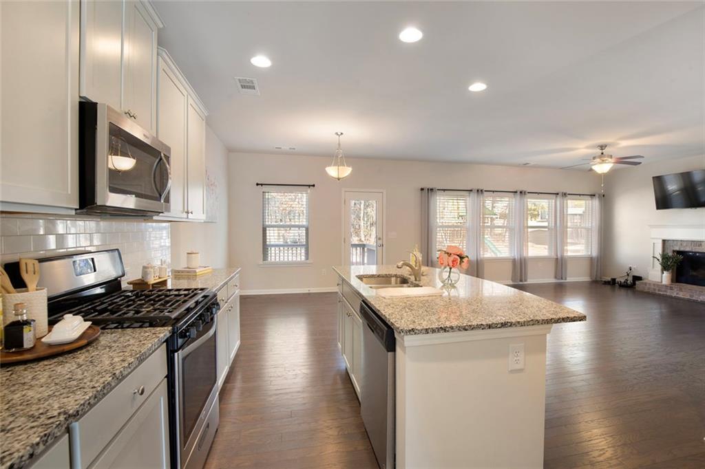 6215 Vista Crossing Way