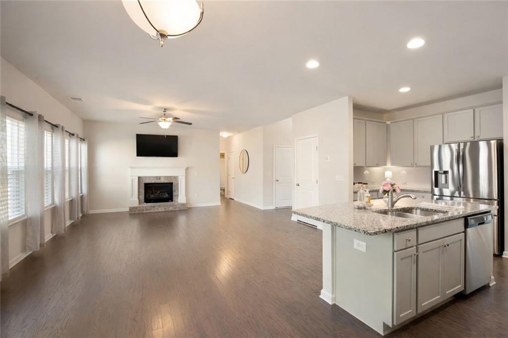 6215 Vista Crossing Way