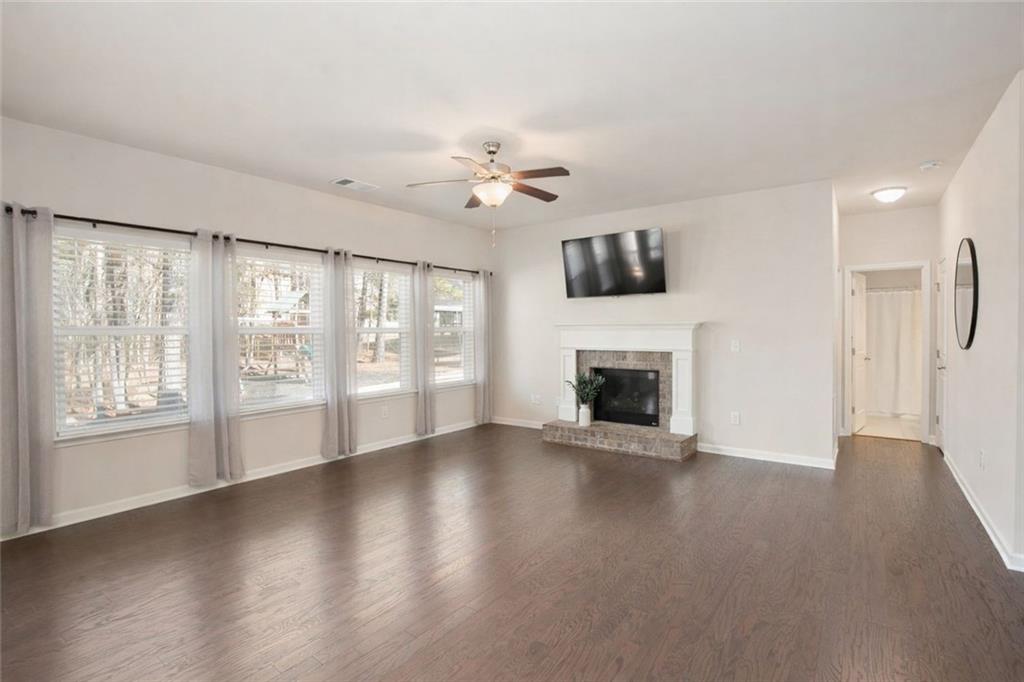 6215 Vista Crossing Way