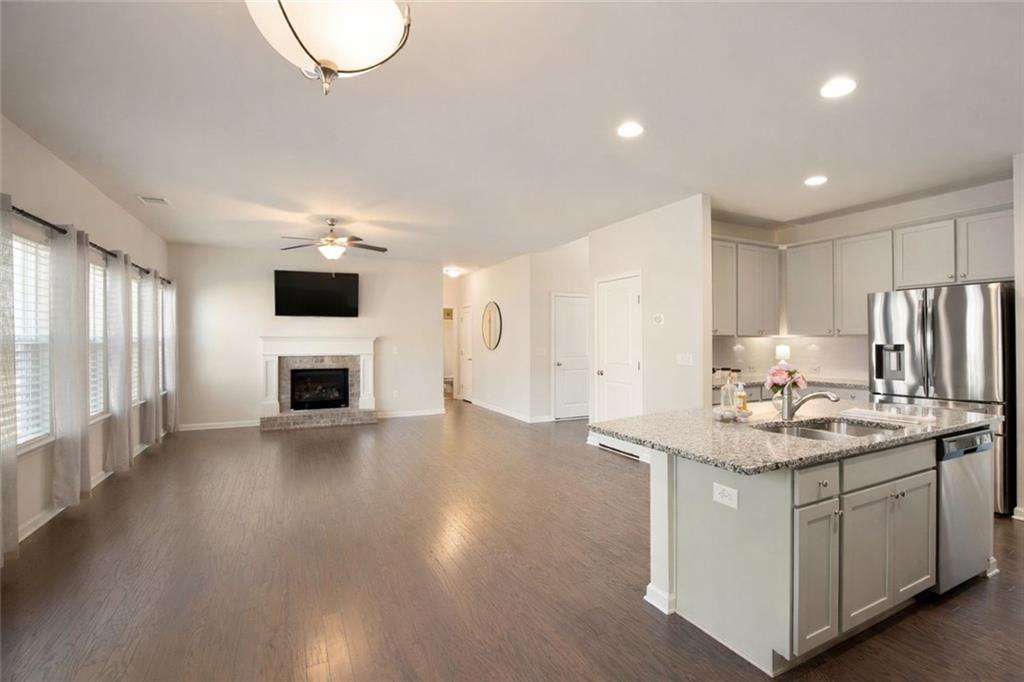 6215 Vista Crossing Way