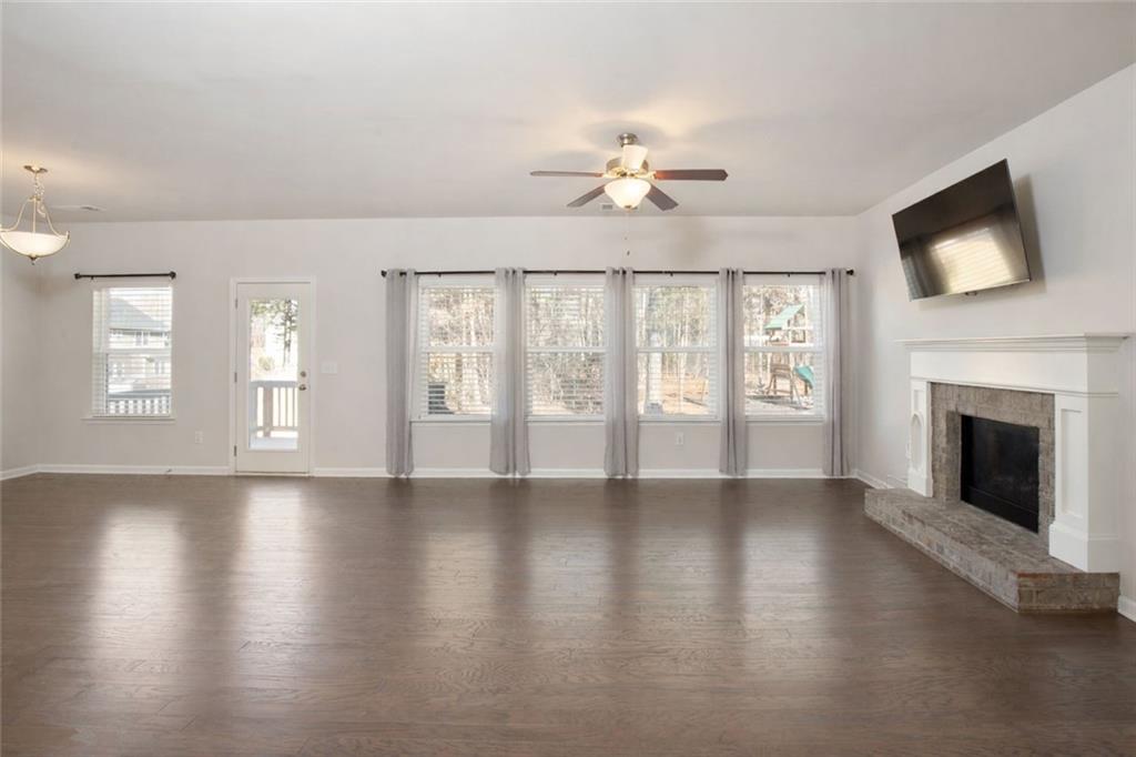 6215 Vista Crossing Way