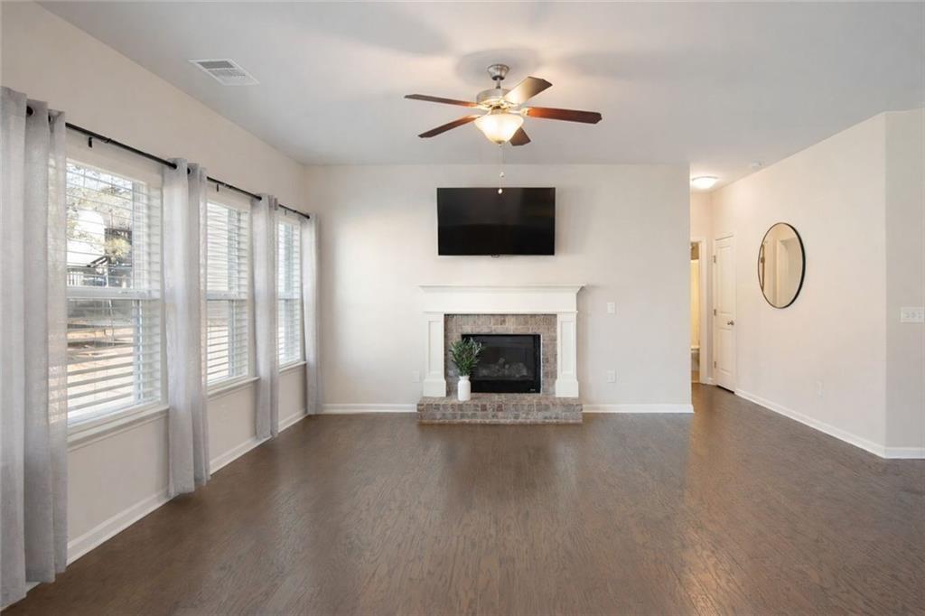 6215 Vista Crossing Way