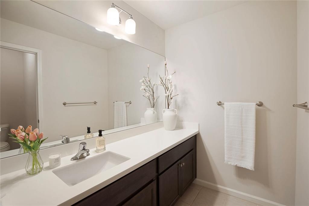 6215 Vista Crossing Way