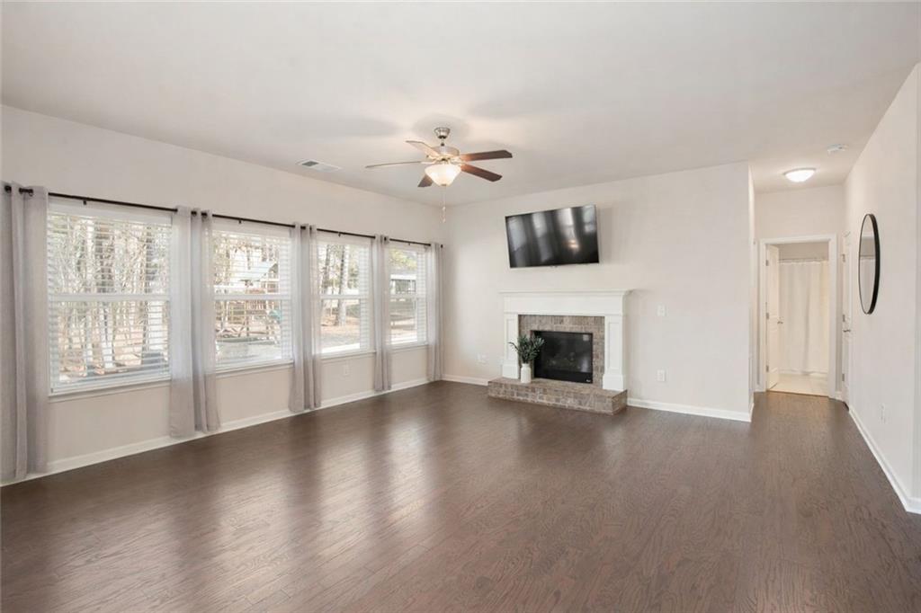 6215 Vista Crossing Way