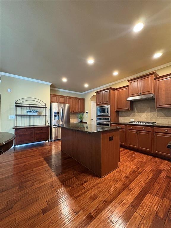 2390 Colchester Court