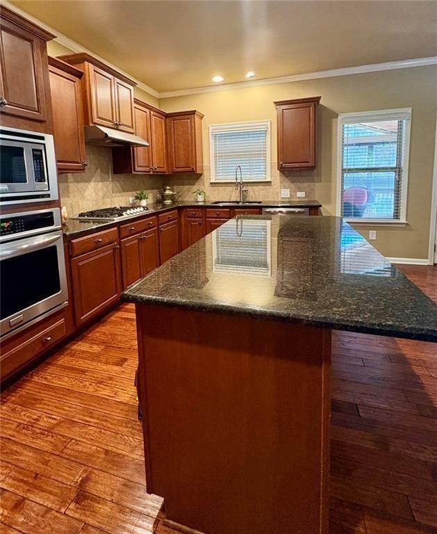 2390 Colchester Court