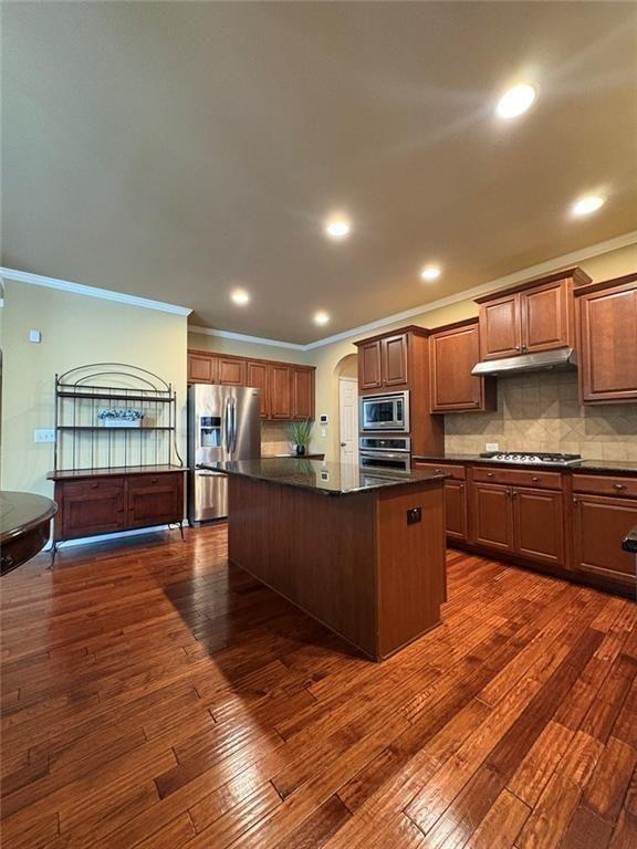 2390 Colchester Court