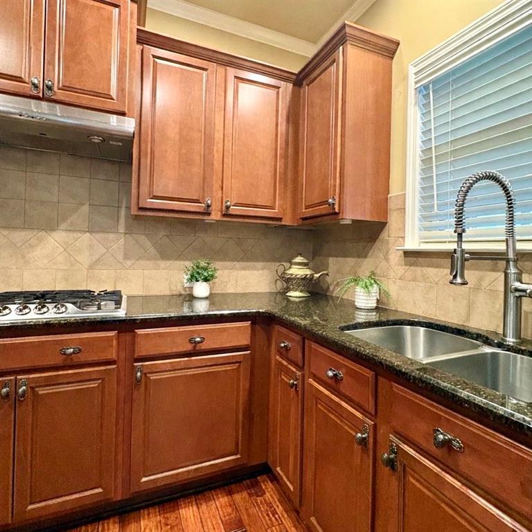 2390 Colchester Court