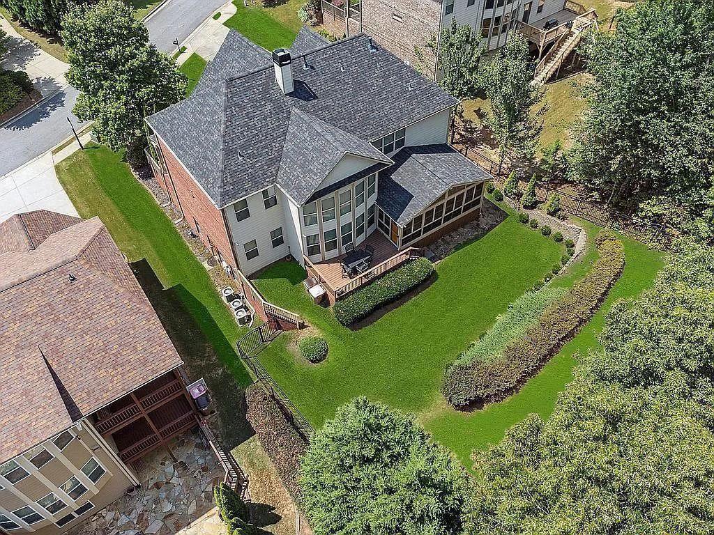 2390 Colchester Court