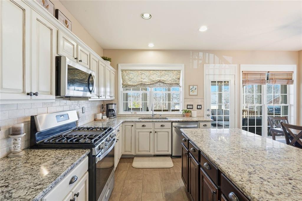 1525 Aurelia Drive