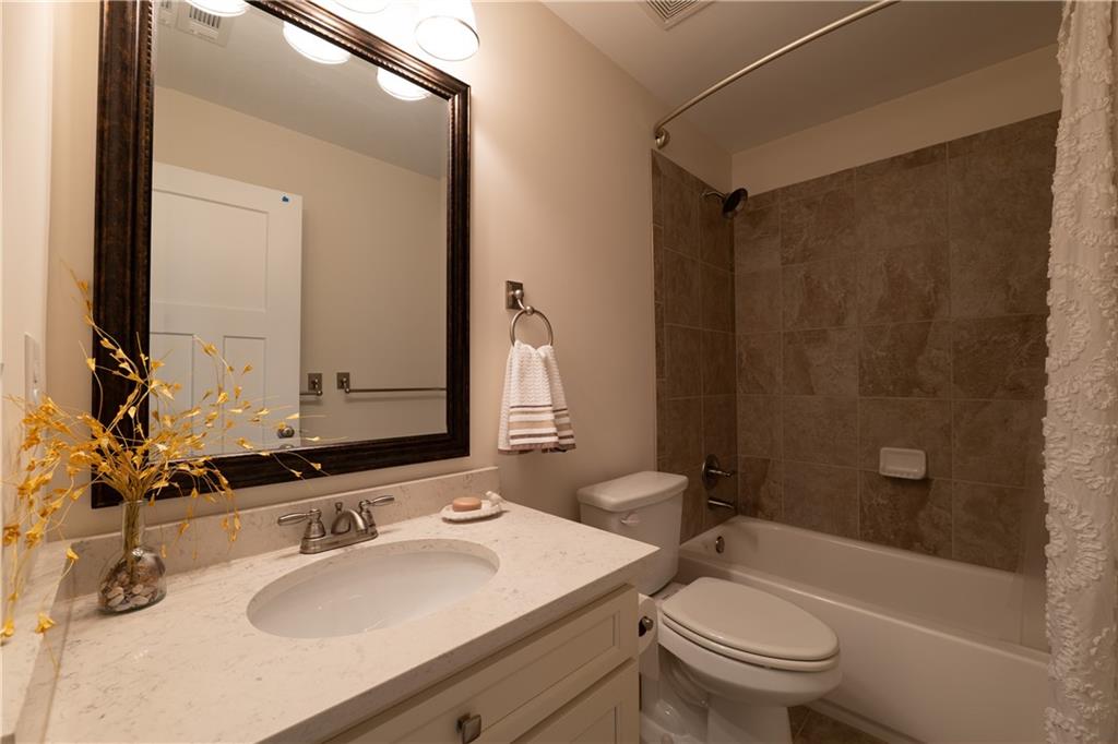 132 Chestnut Oak Lane