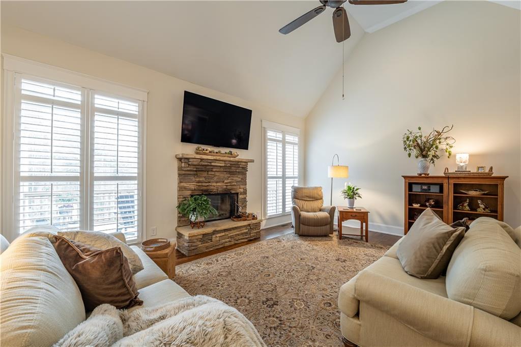 132 Chestnut Oak Lane