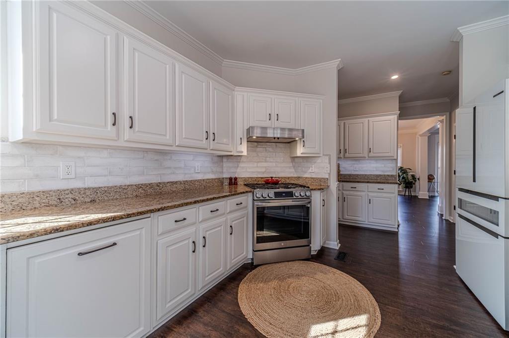 3435 Forest Valley Way