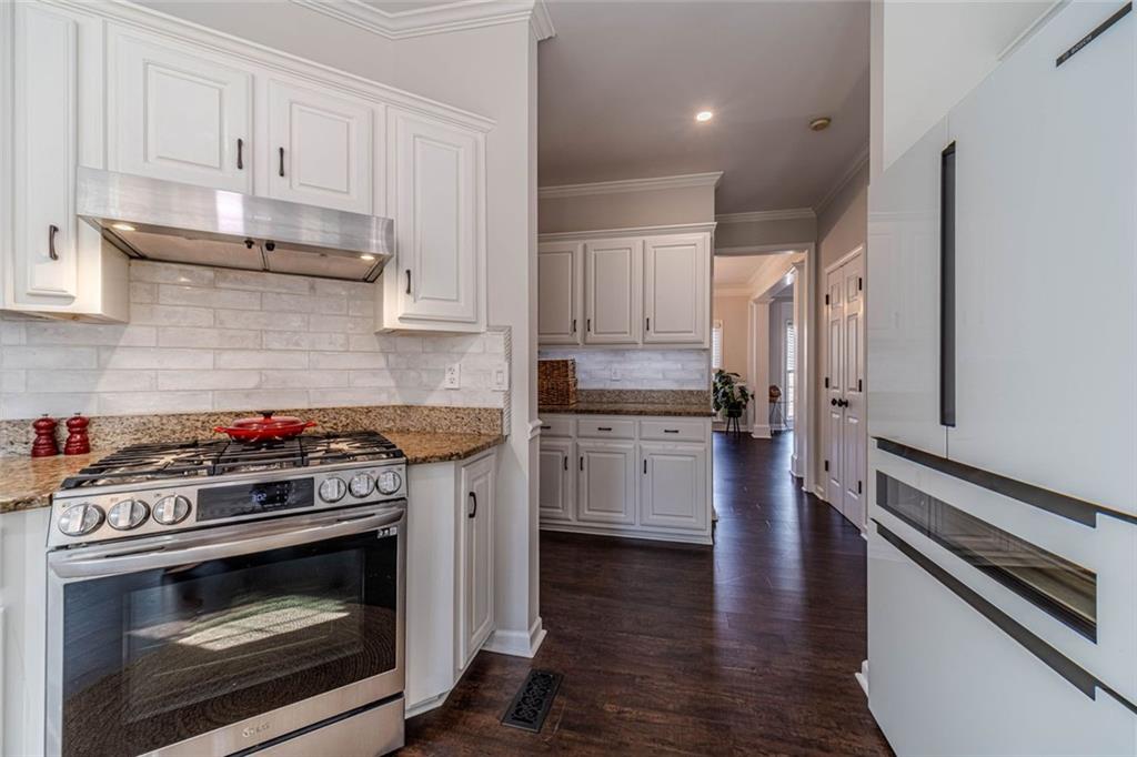 3435 Forest Valley Way