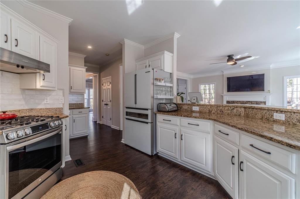 3435 Forest Valley Way