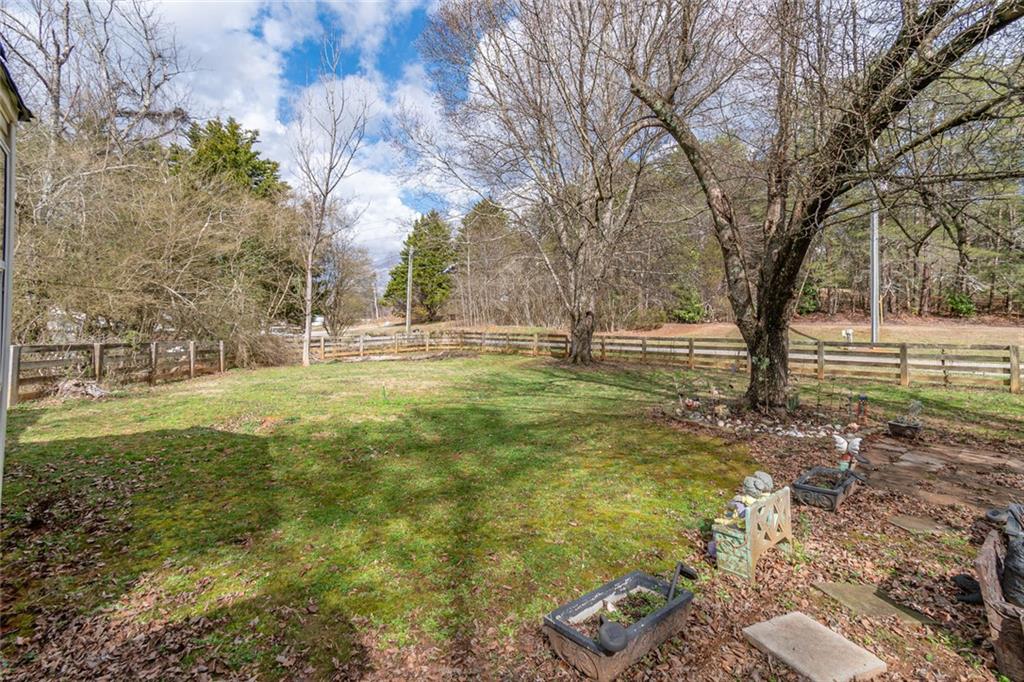 922 Old Dahlonega Highway