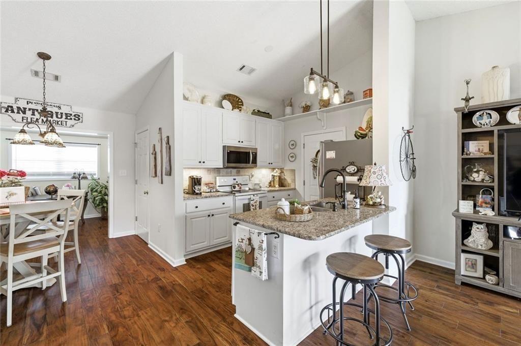 2982 Bentley Park Circle