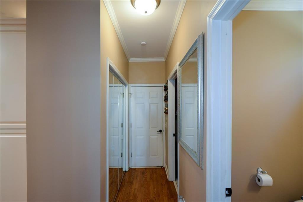 515 Hillcrest View Drive NE