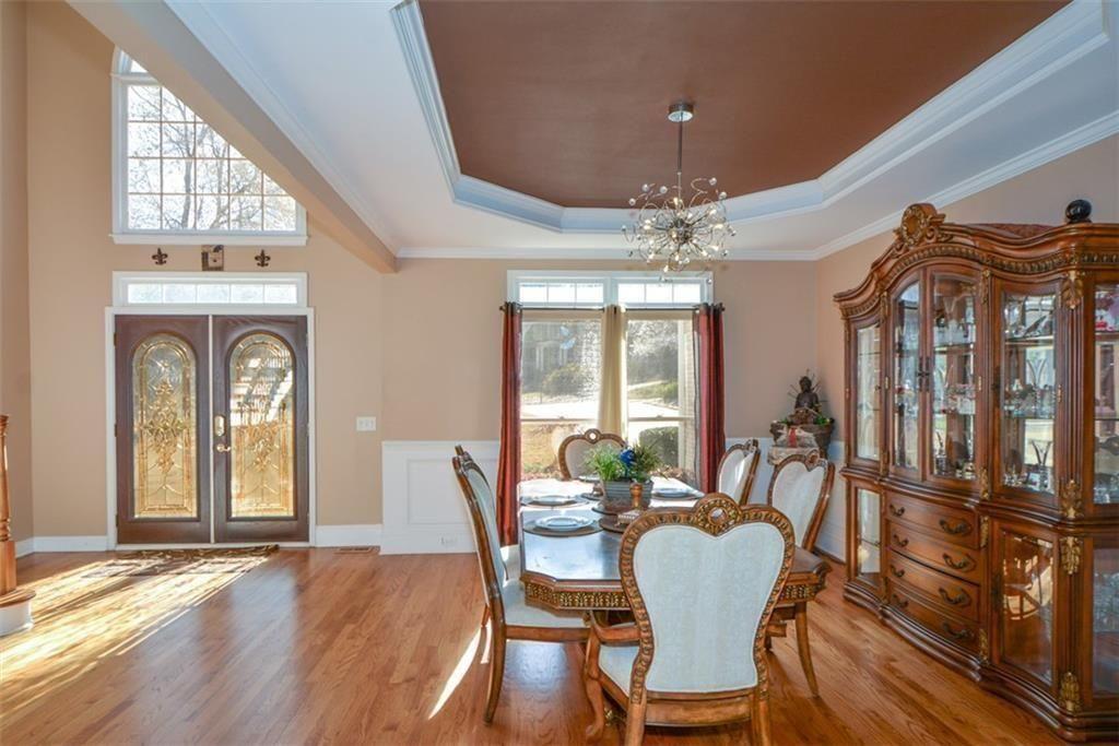 515 Hillcrest View Drive NE