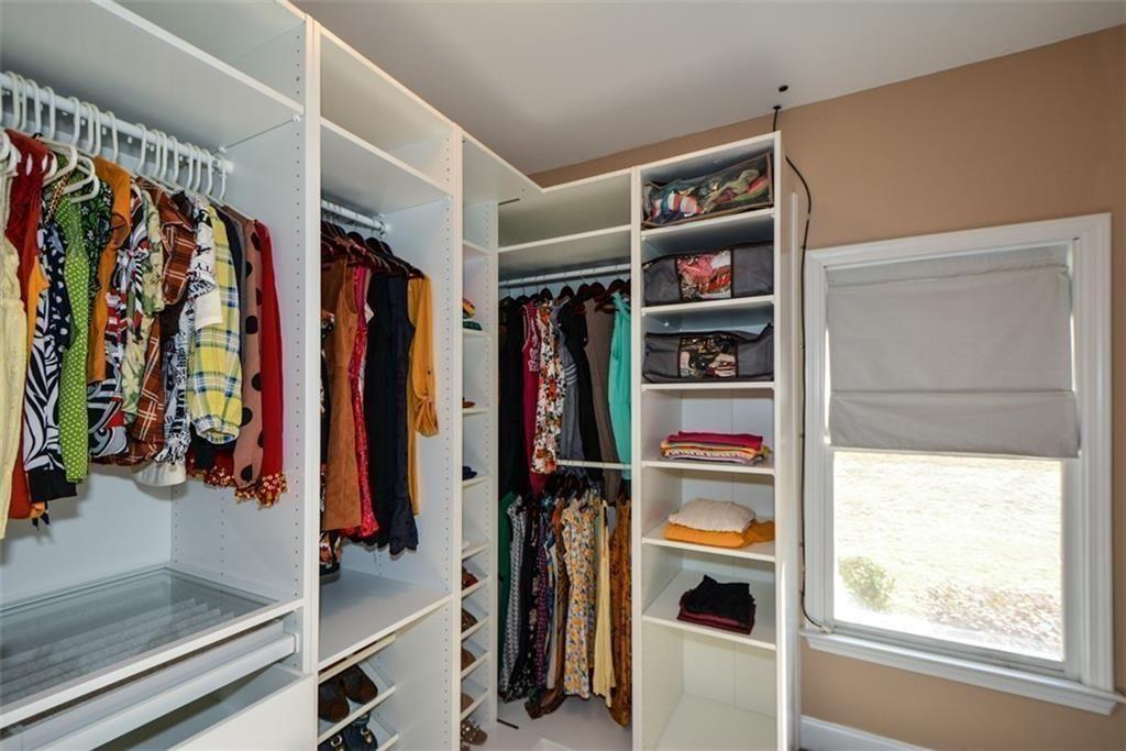 515 Hillcrest View Drive NE