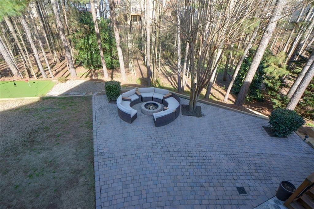 515 Hillcrest View Drive NE